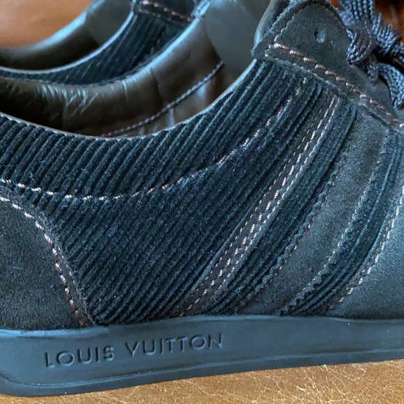 LOUIS VUITTON SNEAKERS - Picture 8 of 10